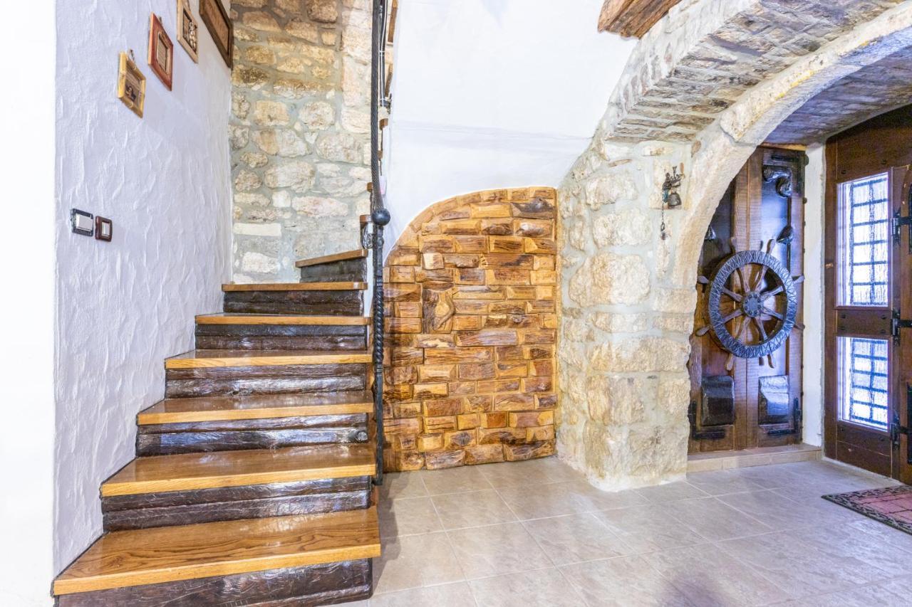 Апартаменты Stone House Srida Башка-Вода Экстерьер фото