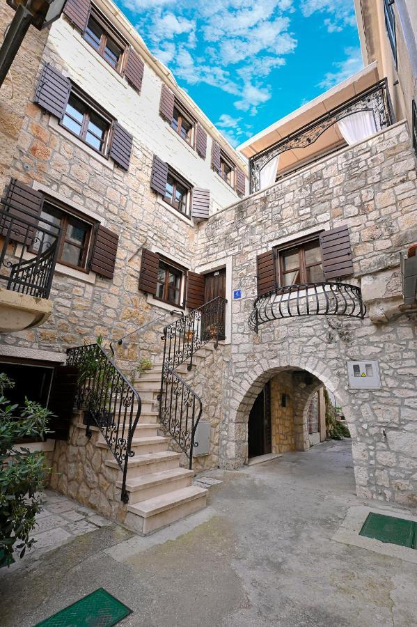 Апартаменты Stone House Srida Башка-Вода Экстерьер фото