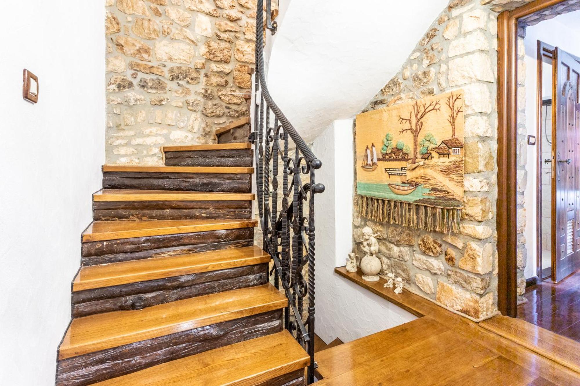 Апартаменты Stone House Srida Башка-Вода Экстерьер фото